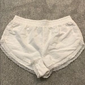 white lace shorts